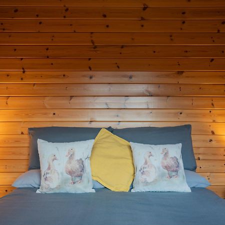 Chalet Loch Leven Lodge 10 By Interhome Kinross Exteriér fotografie